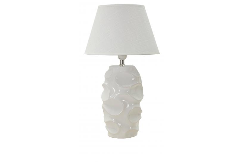 Lampada in ceramica bianca dalle forme morbide e arrotondate