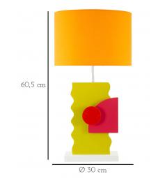 Lampada da tavolo in legno composta da figure che richiamano l'arte futurista