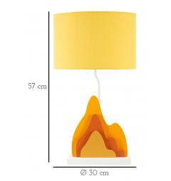 Lampada da tavolo in legno dal design che richiama una fiamma