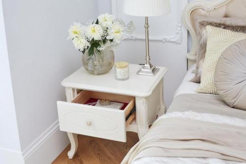 Panca camera da letto classica color avorio